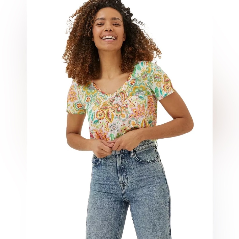 FAT FACE WOMEN'S SHORT SLEEVE MAGGIE V-NECK T-SHIRT IN MULTI FLORAL SIZE 16 - Picture 2 of 11
